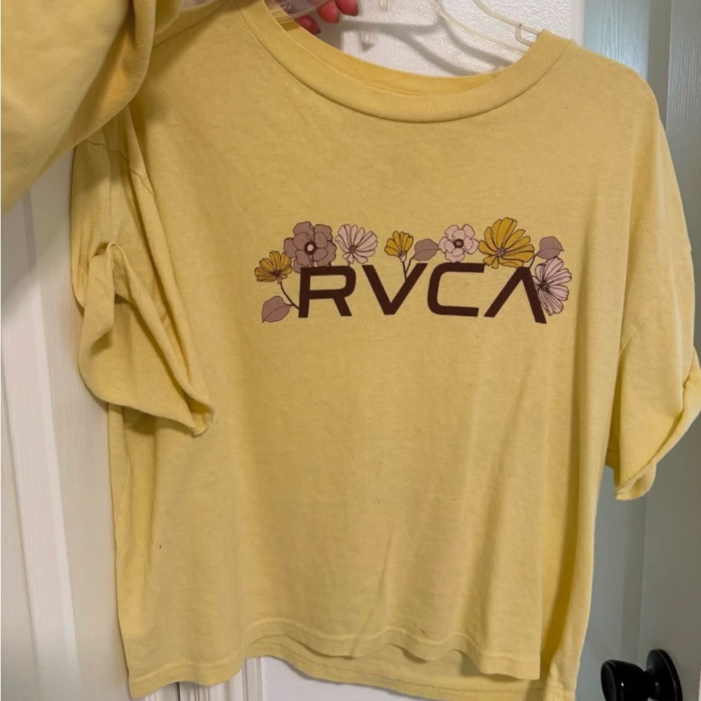 Women’s RVCA top